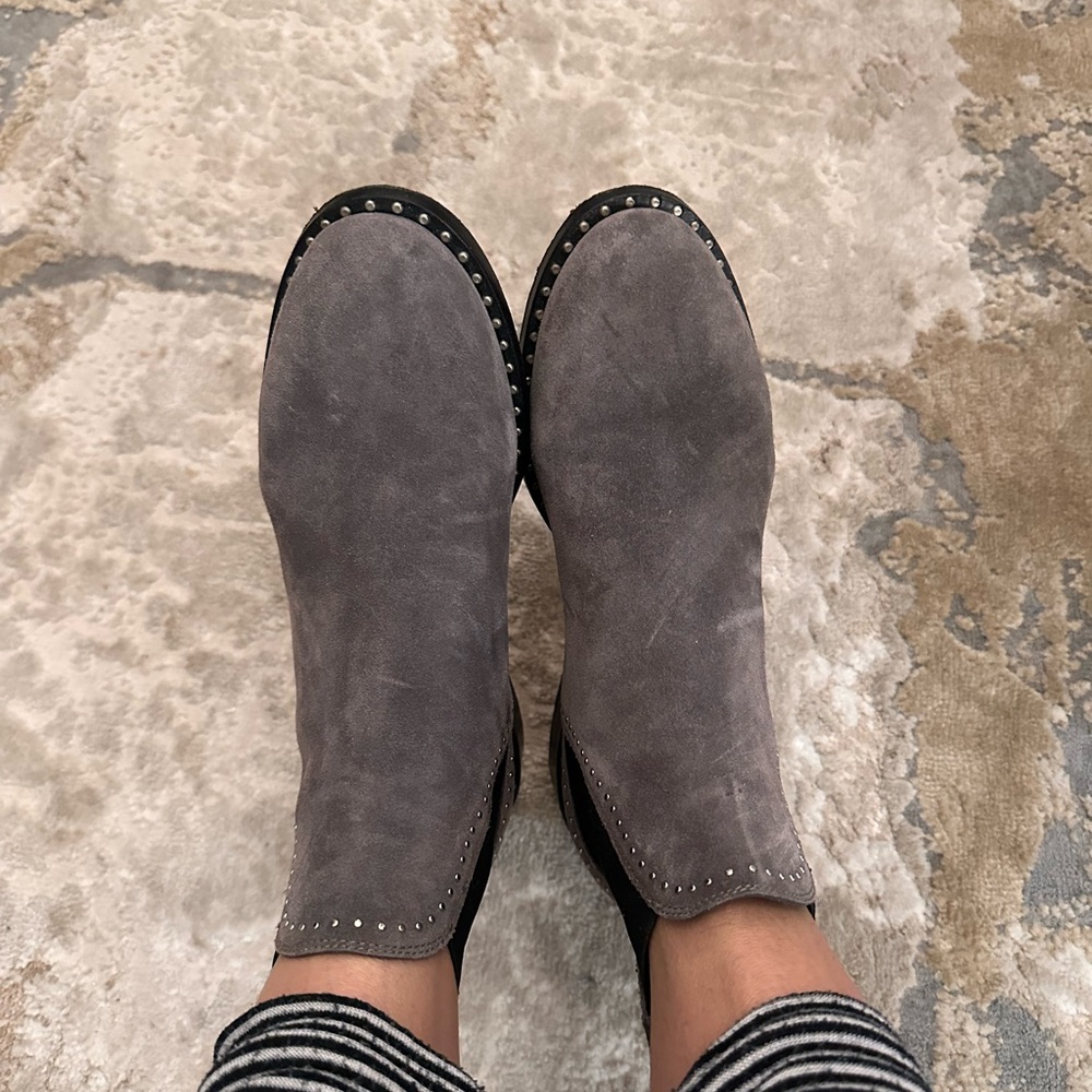 Micro stud Chelsea booties - Picture 9 of 16